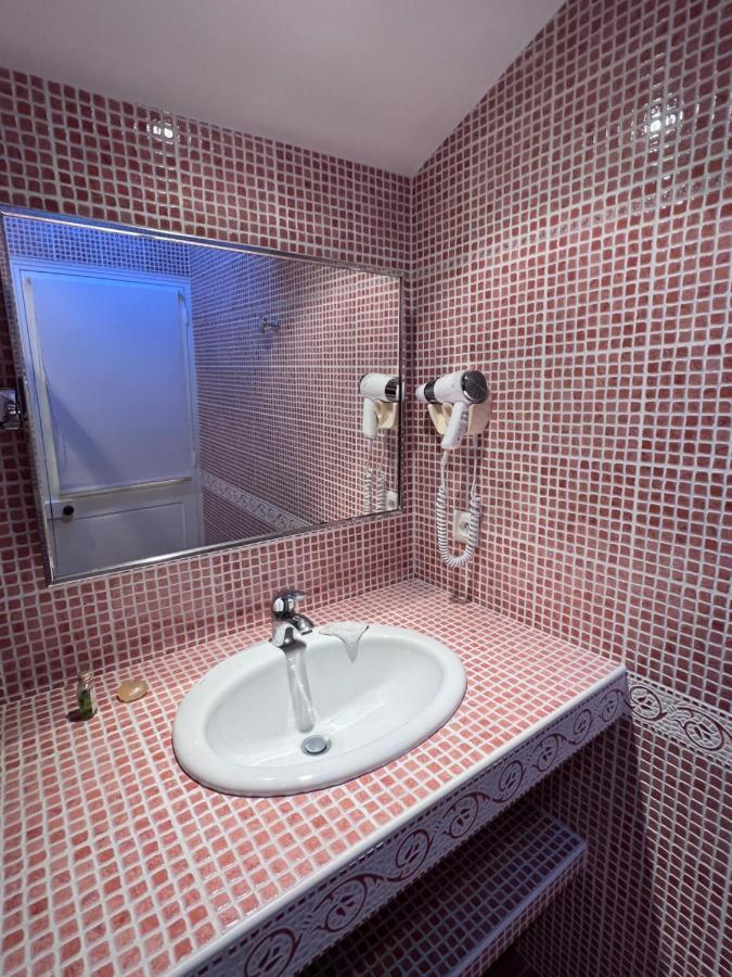 Bed and Breakfast Le Puits Sainte Claire Courçon Exterior foto