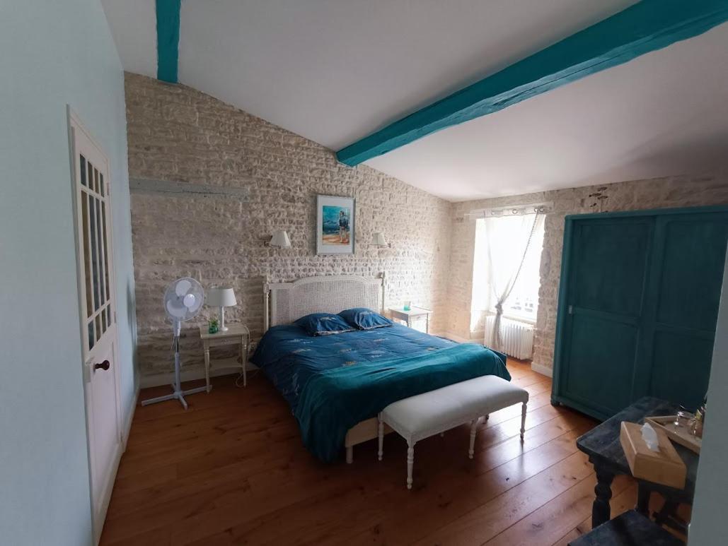 Bed and Breakfast Le Puits Sainte Claire Courçon Exterior foto