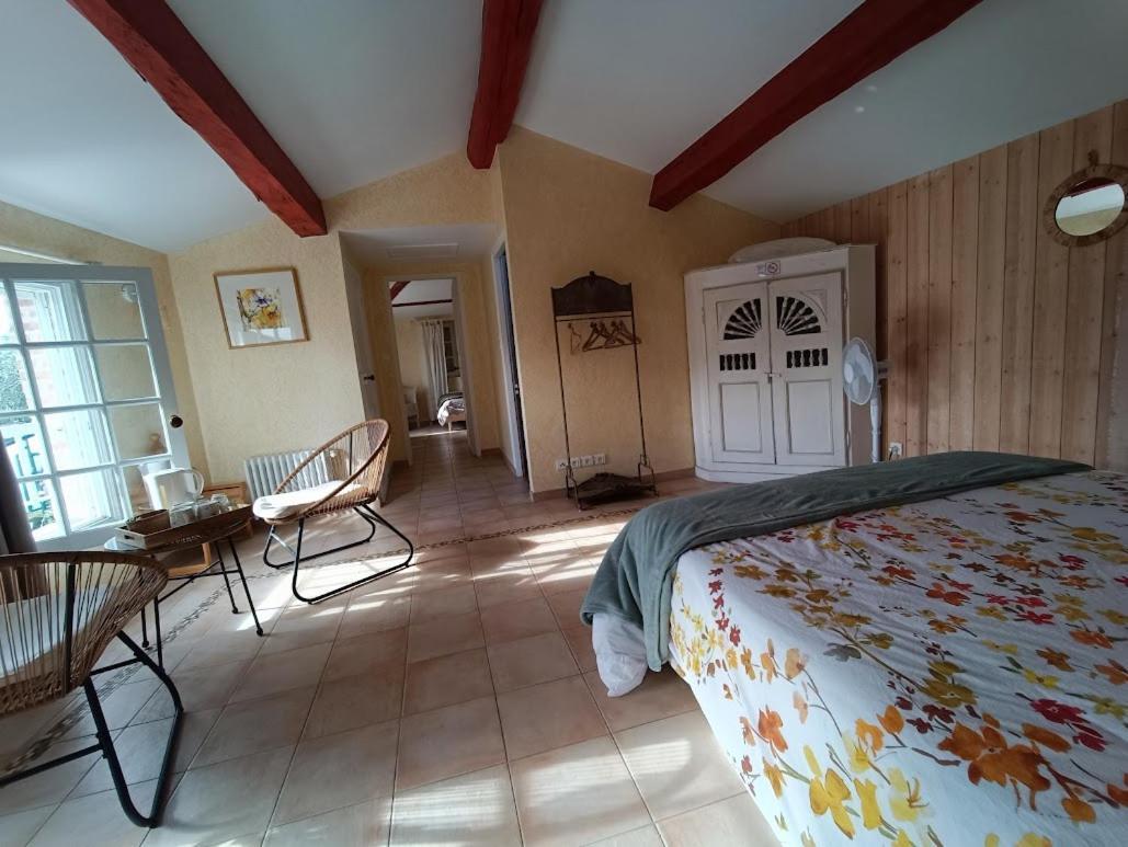 Bed and Breakfast Le Puits Sainte Claire Courçon Exterior foto