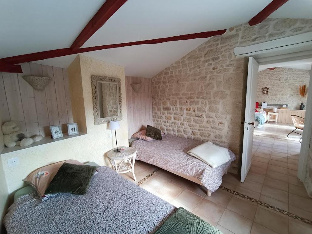 Bed and Breakfast Le Puits Sainte Claire Courçon Exterior foto